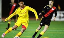 职业球员爆料喝酒视频播放,揭秘球场背后的真实生活